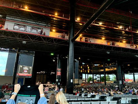 Hollywood Casino Amphitheater, 19100 Ridgeland Ave, Tinley .
